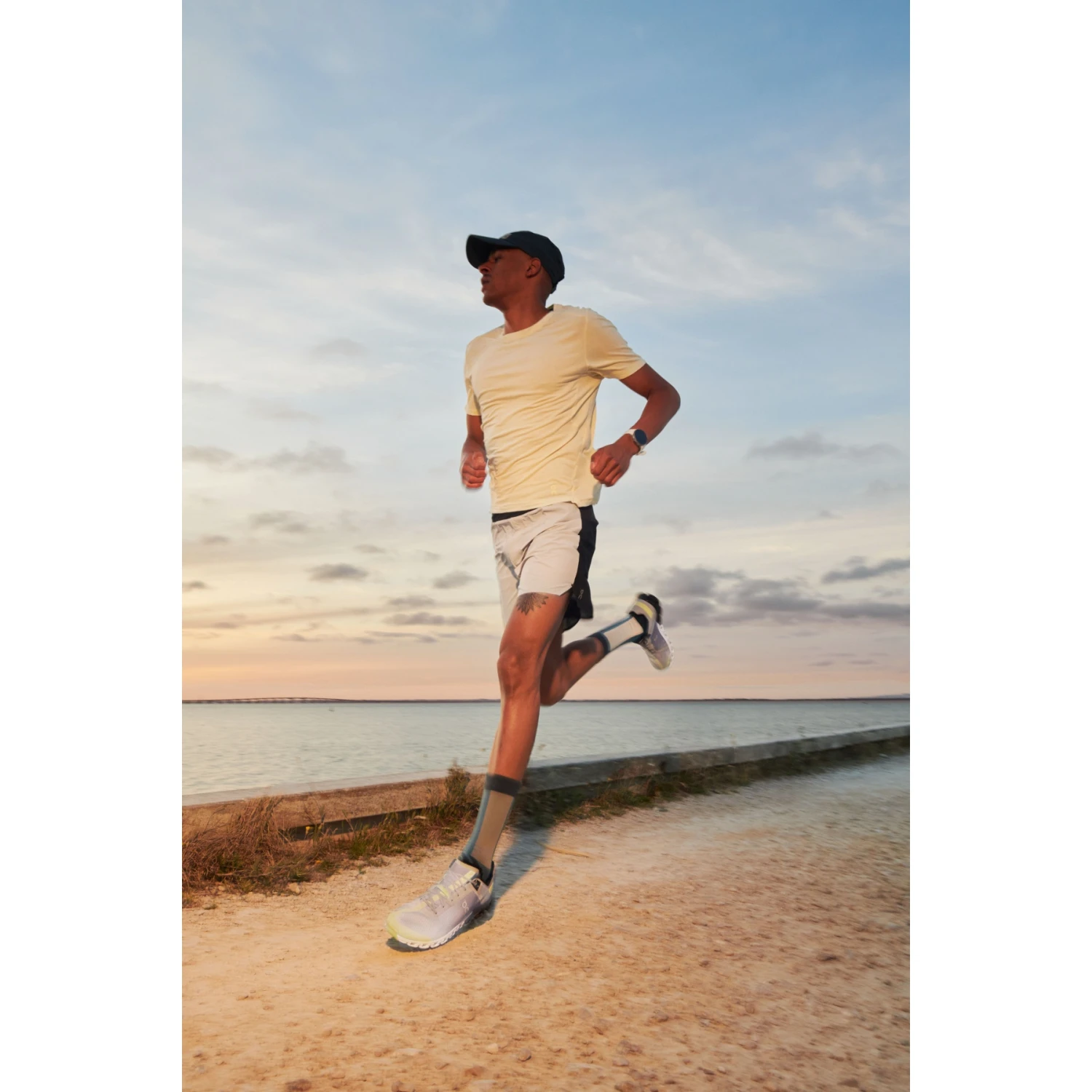 On Running On Cloudflow Running Shoe - Alloy & Magnet 7 On Running On Cloudflow Running Shoe - Alloy & Magnet - Image 7