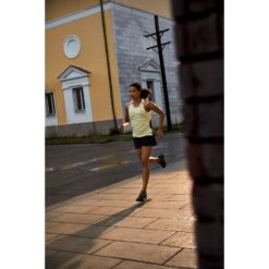 On Running On Cloudstratus Women Running Shoe - Black -On Running on cloudstratus women running shoe black 9 1105440